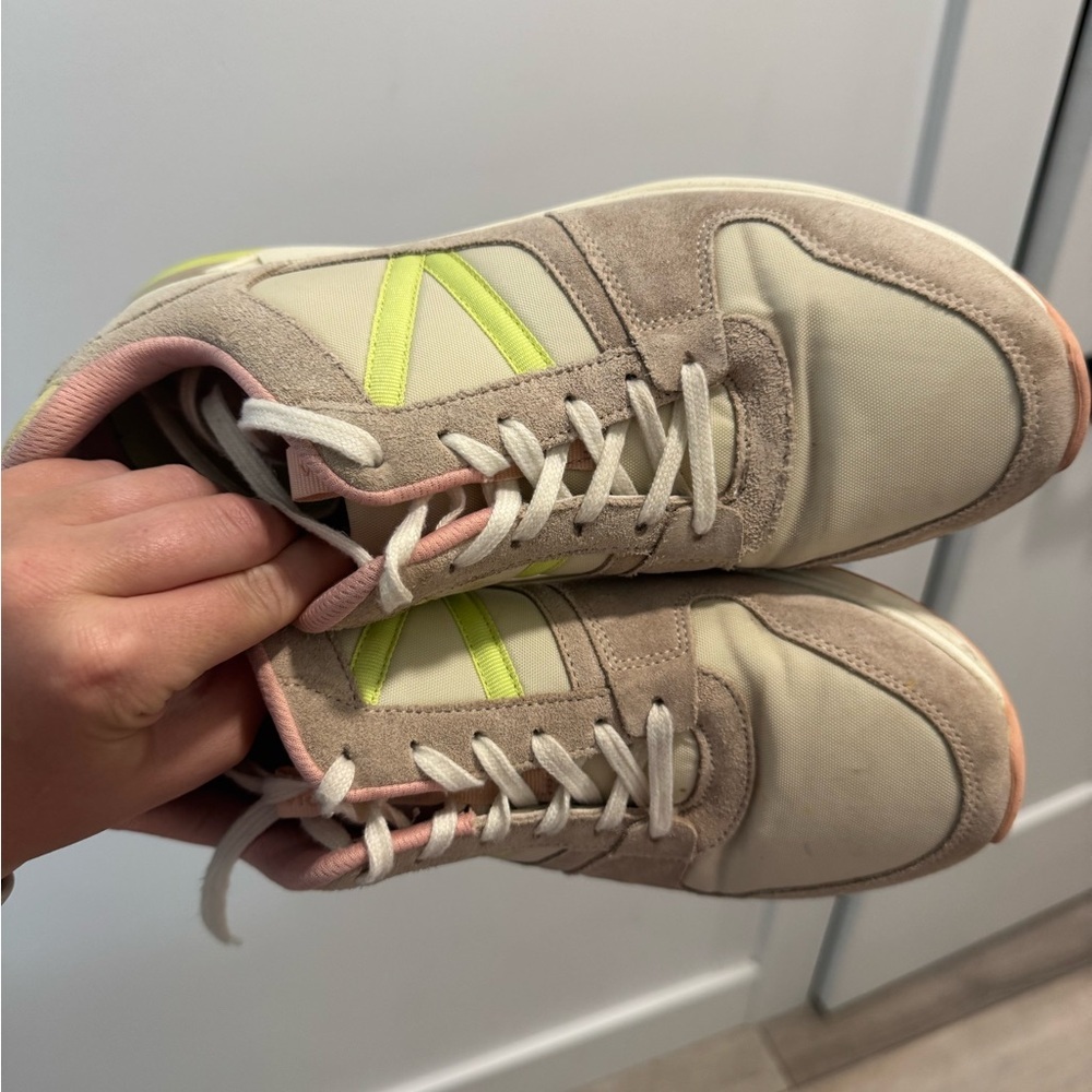 Vionic Women’s Rechelle Nude Leather Retro Colorful Casual Lace-Up Sneakers - Picture 3 of 6